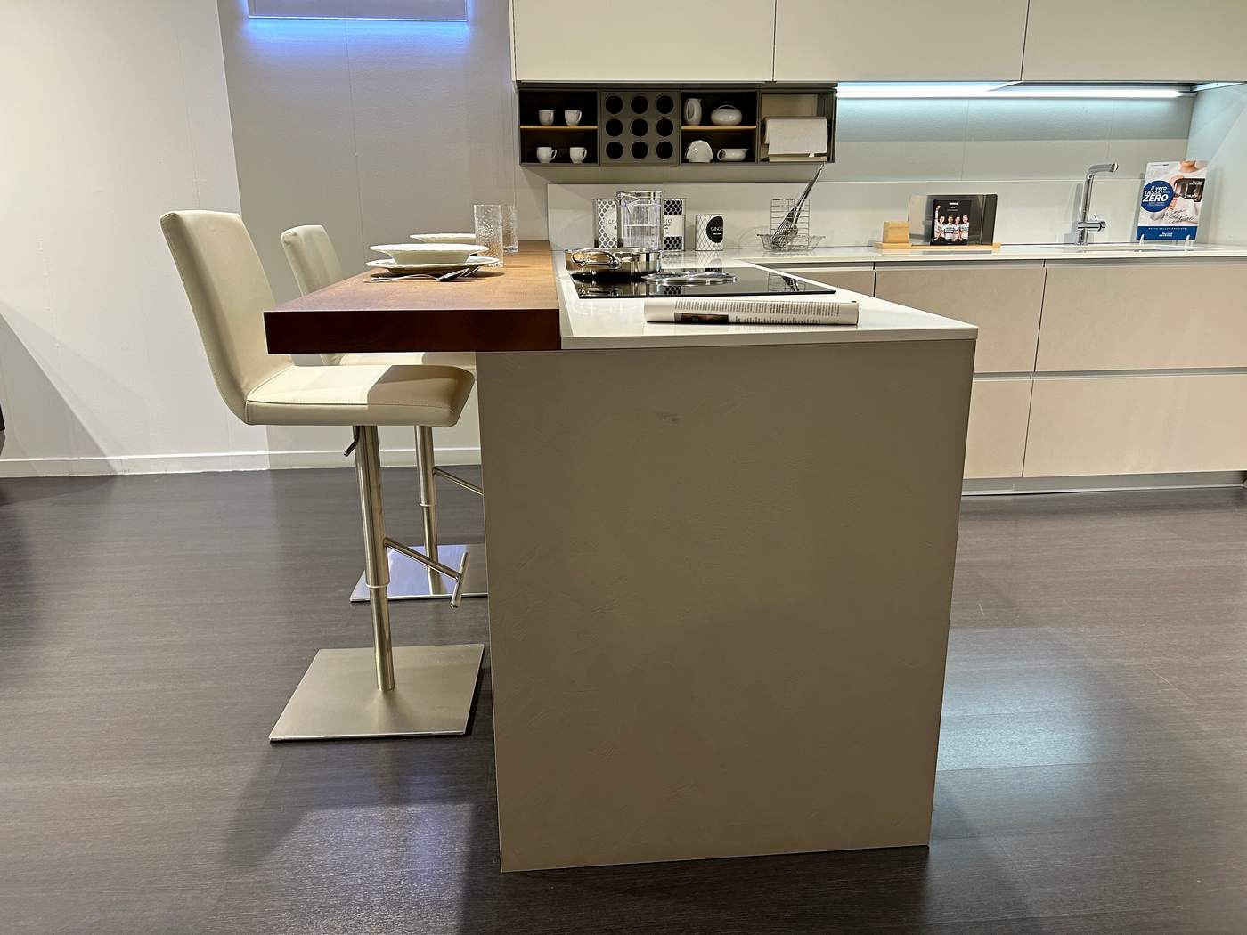 penisola cucina con snach legno rovere